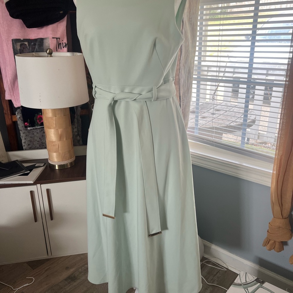 Elegant Mint Green Sleeveless Dress
